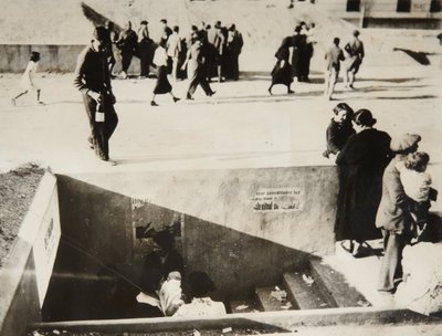 Red Air Raid Shelters Help Fight Red Air Raids, Castellón by Unbekannt Unbekannt
